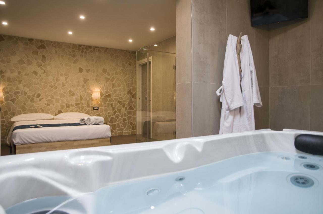 Suite 18 Luxury Apartments Bari Luaran gambar