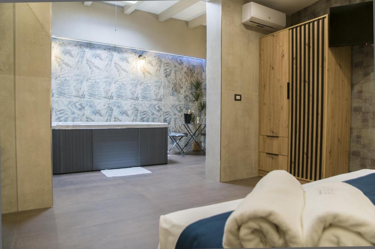 Suite 18 Luxury Apartments Bari Luaran gambar